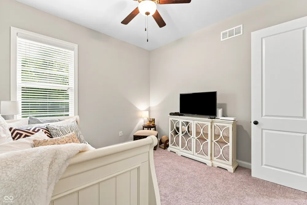 5059 Oak Ridge Trail Columbus, IN 47201