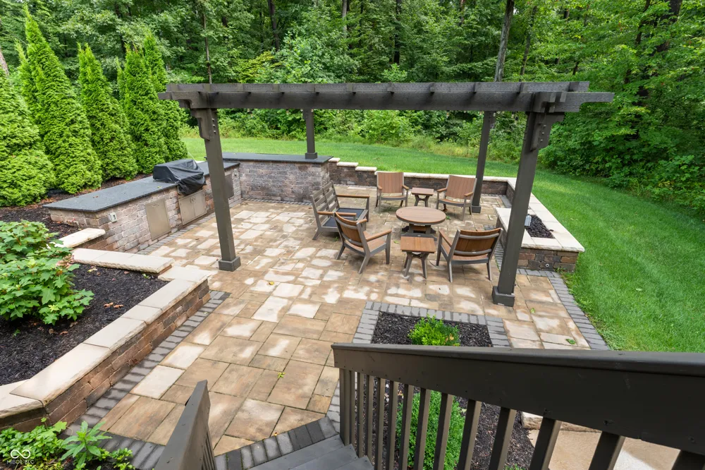 5059 Oak Ridge Trail Columbus, IN 47201