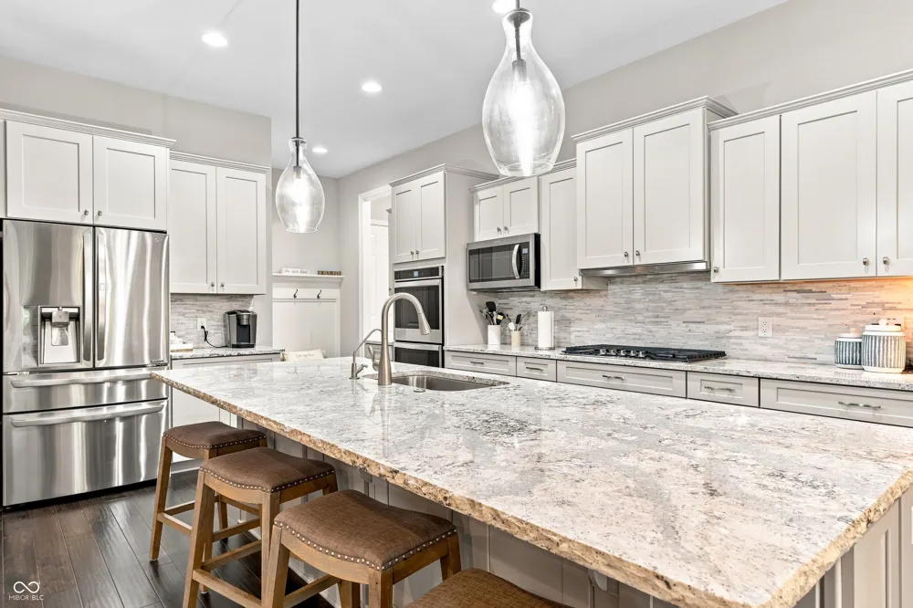5059 Oak Ridge Trail Columbus, IN 47201