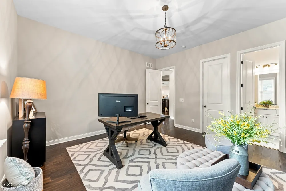 5059 Oak Ridge Trail Columbus, IN 47201
