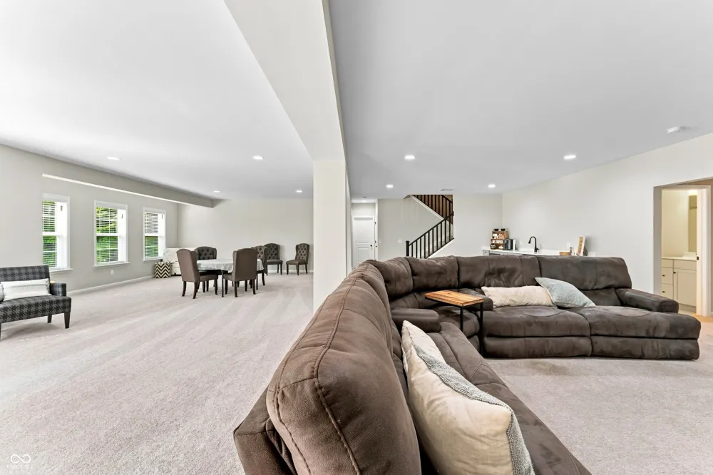 5059 Oak Ridge Trail Columbus, IN 47201