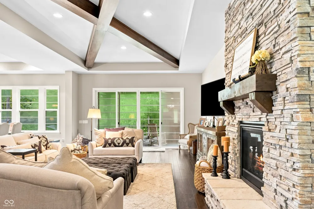 5059 Oak Ridge Trail Columbus, IN 47201