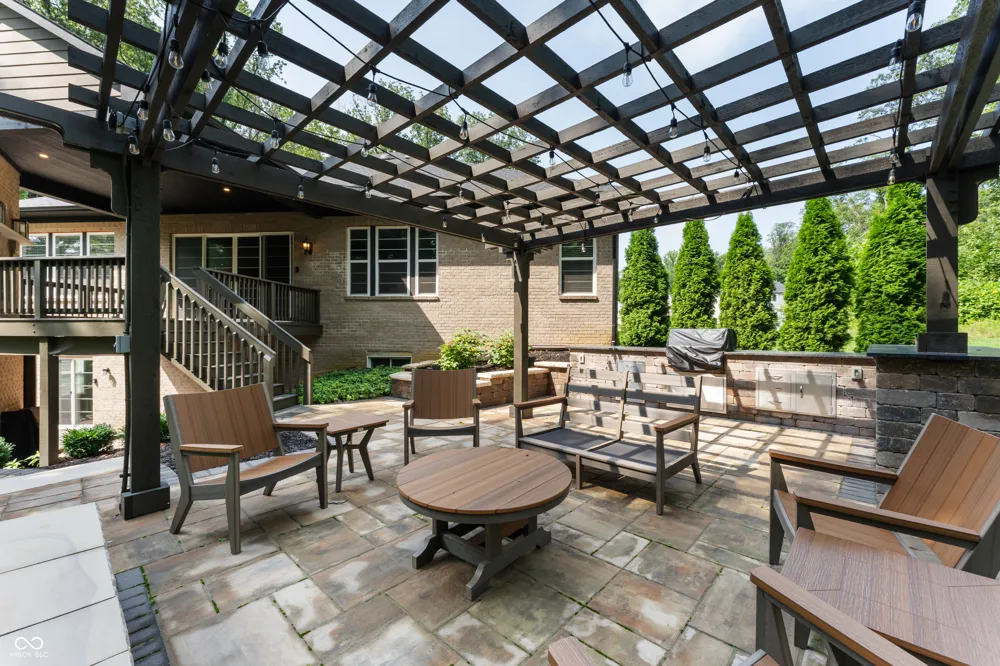 5059 Oak Ridge Trail Columbus, IN 47201