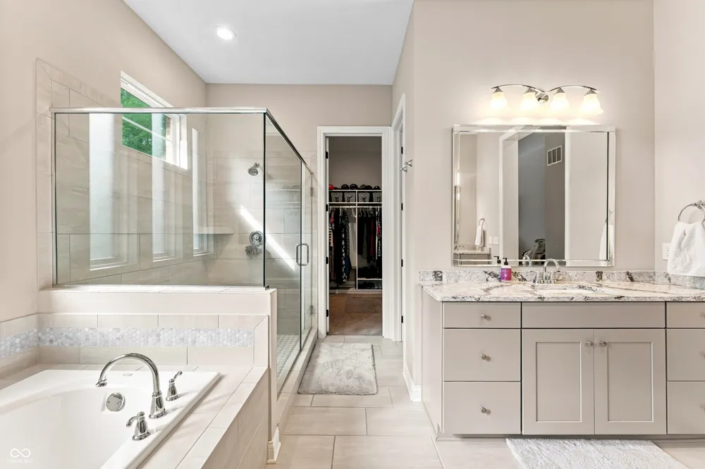 5059 Oak Ridge Trail Columbus, IN 47201
