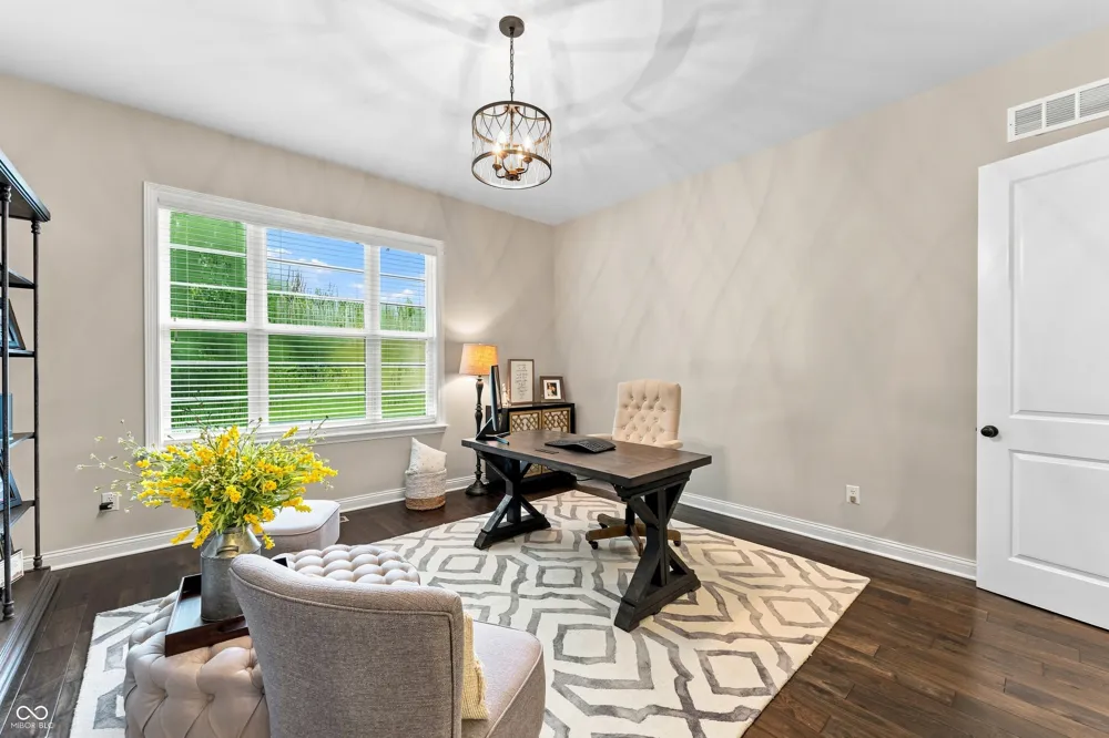 5059 Oak Ridge Trail Columbus, IN 47201