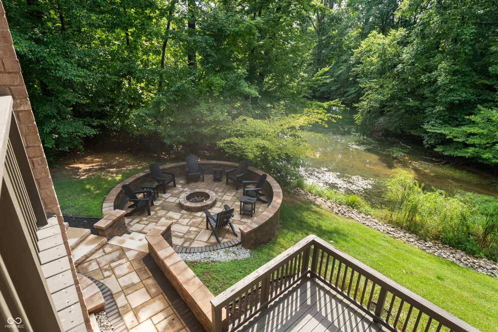 5059 Oak Ridge Trail Columbus, IN 47201