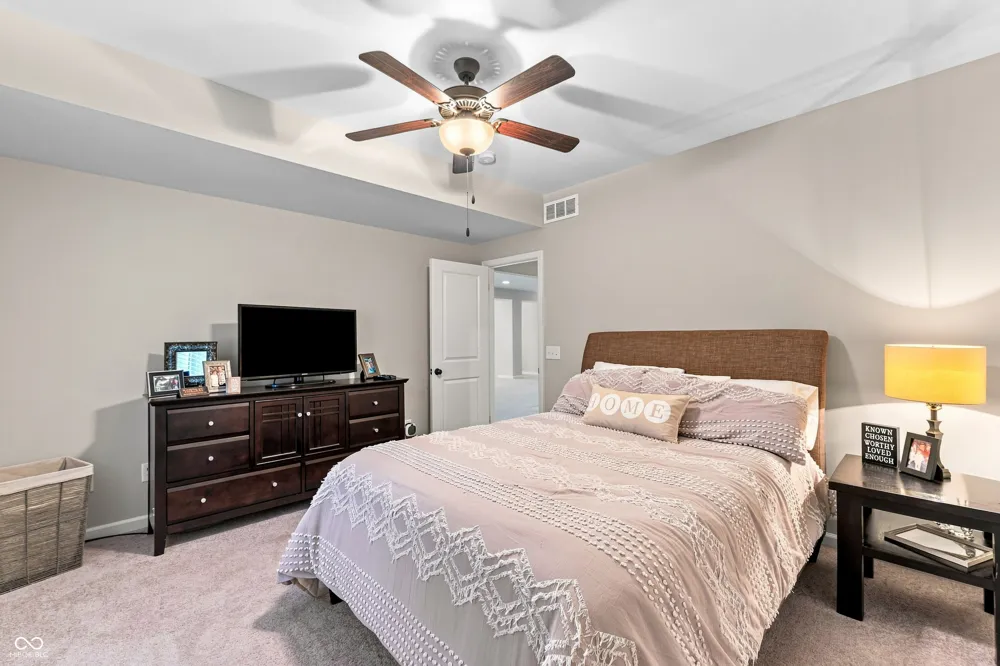 5059 Oak Ridge Trail Columbus, IN 47201