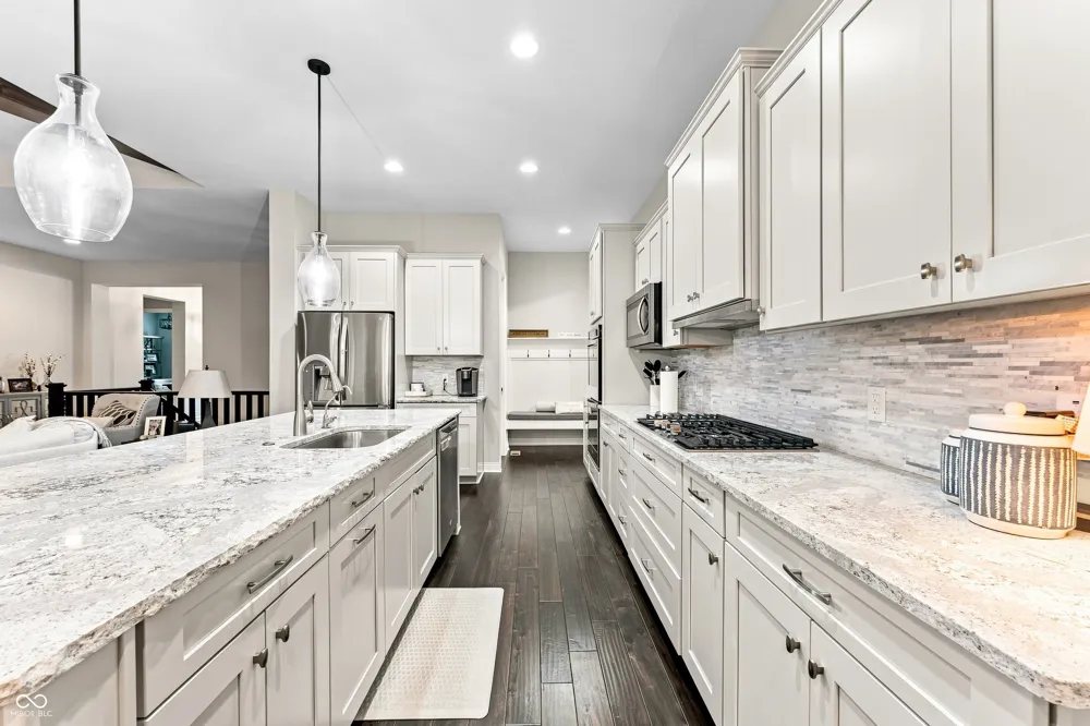 5059 Oak Ridge Trail Columbus, IN 47201