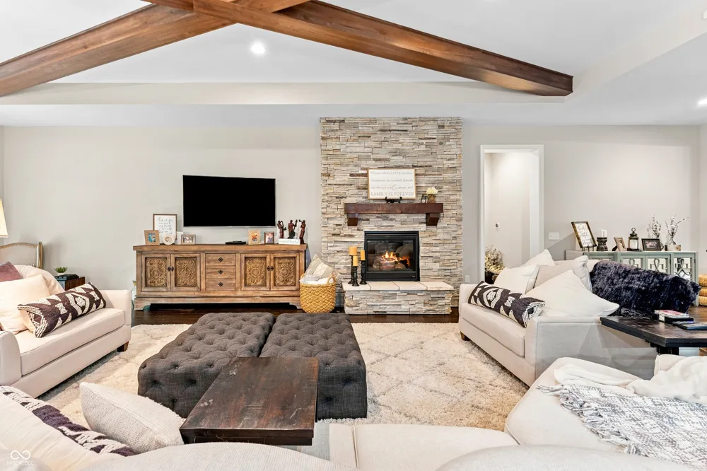 5059 Oak Ridge Trail Columbus, IN 47201