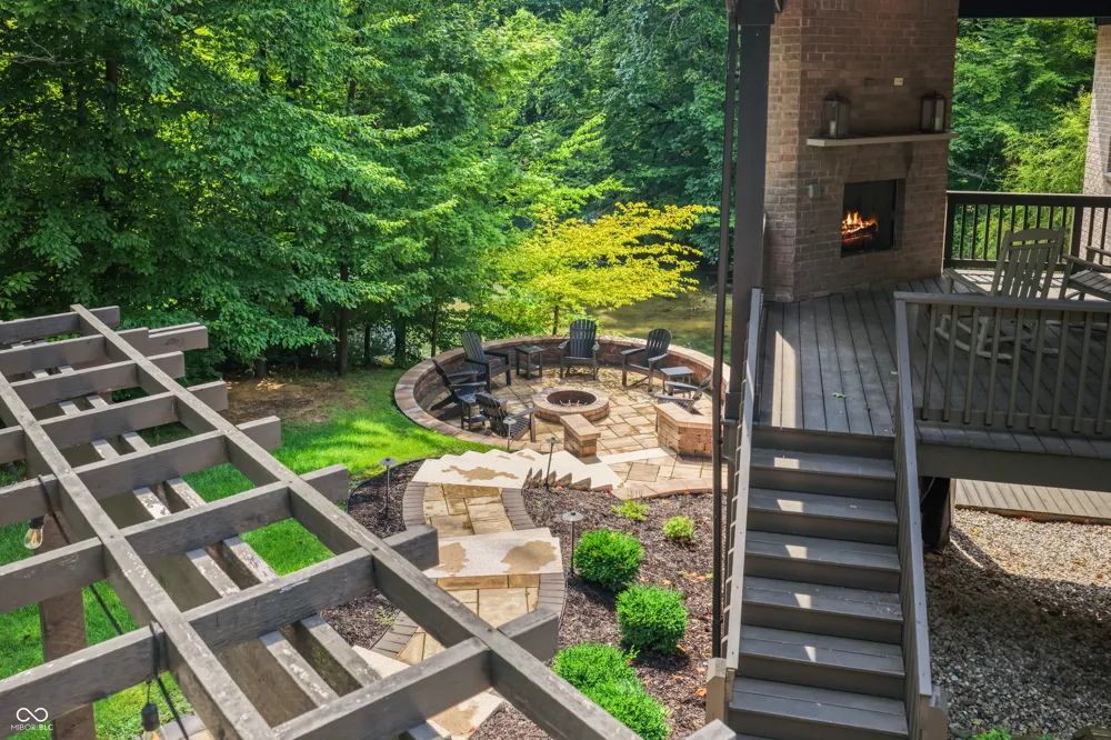 5059 Oak Ridge Trail Columbus, IN 47201