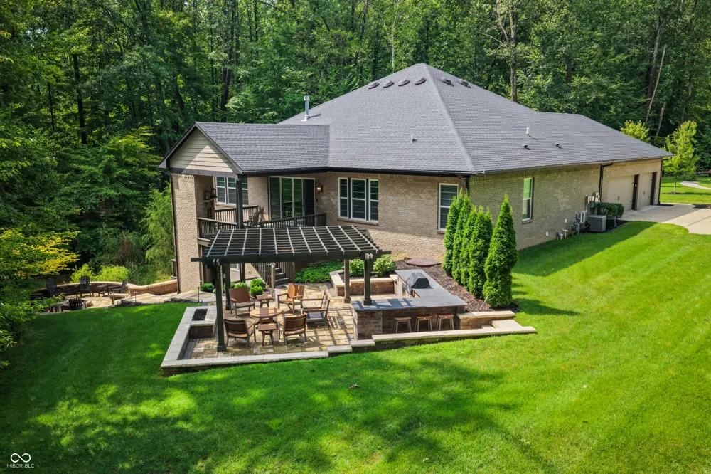 5059 Oak Ridge Trail Columbus, IN 47201