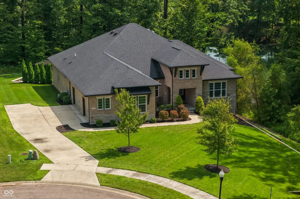 5059 Oak Ridge Trail Columbus, IN 47201