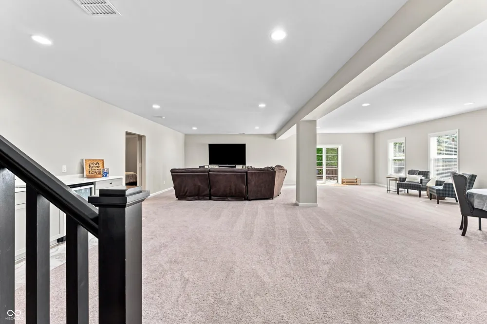 5059 Oak Ridge Trail Columbus, IN 47201