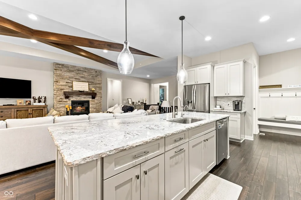 5059 Oak Ridge Trail Columbus, IN 47201