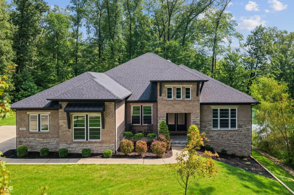 5059 Oak Ridge Trail Columbus, IN 47201