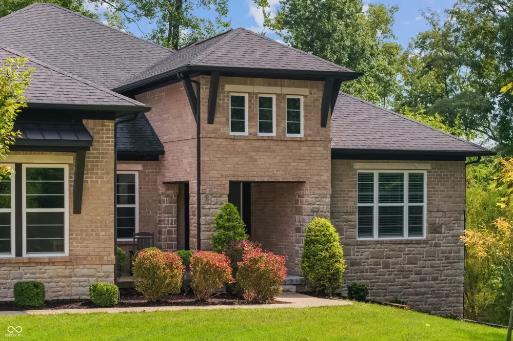 5059 Oak Ridge Trail Columbus, IN 47201