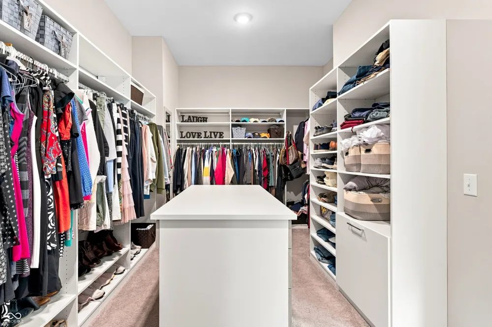 5059 Oak Ridge Trail Columbus, IN 47201