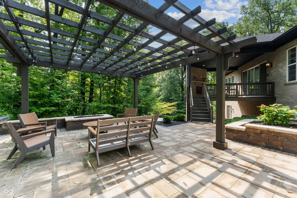 5059 Oak Ridge Trail Columbus, IN 47201