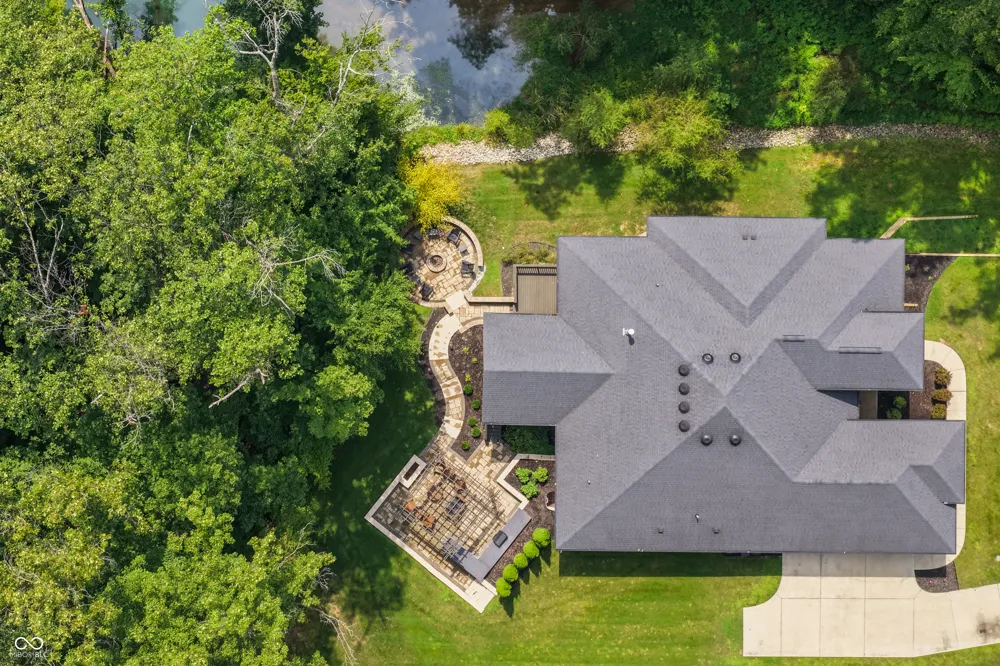 5059 Oak Ridge Trail Columbus, IN 47201
