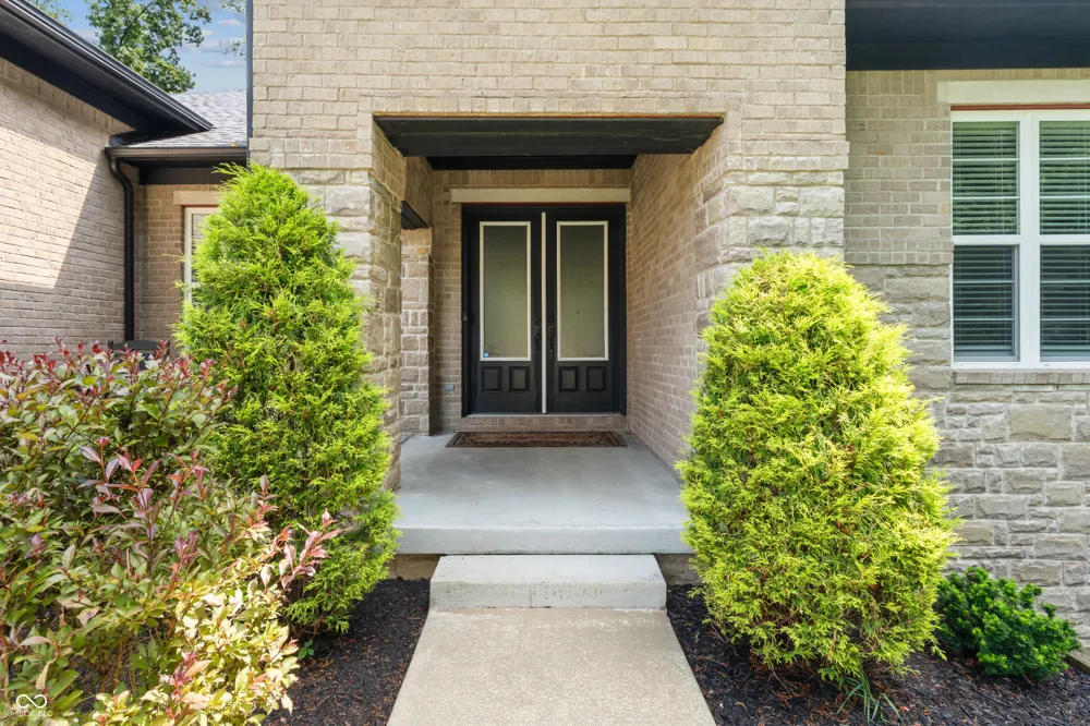 5059 Oak Ridge Trail Columbus, IN 47201