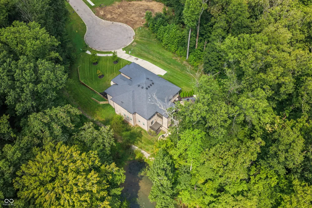 5059 Oak Ridge Trail Columbus, IN 47201