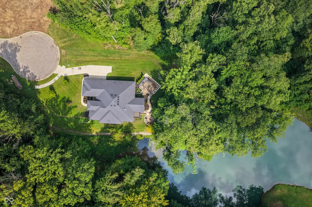 5059 Oak Ridge Trail Columbus, IN 47201