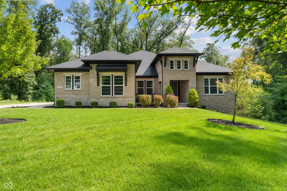 5059 Oak Ridge Trail Columbus, IN 47201