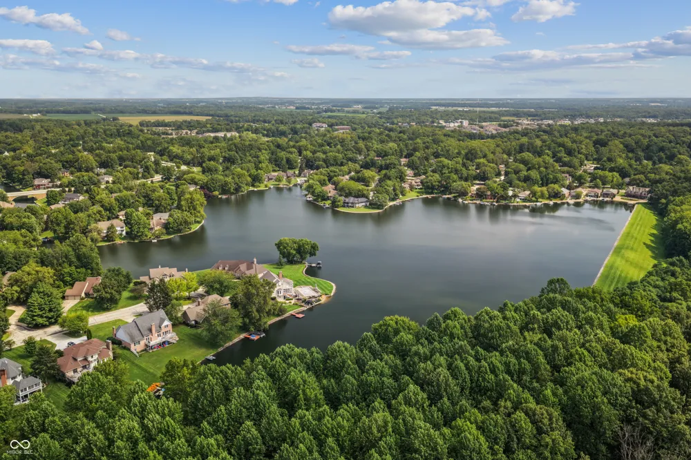 5059 Oak Ridge Trail Columbus, IN 47201