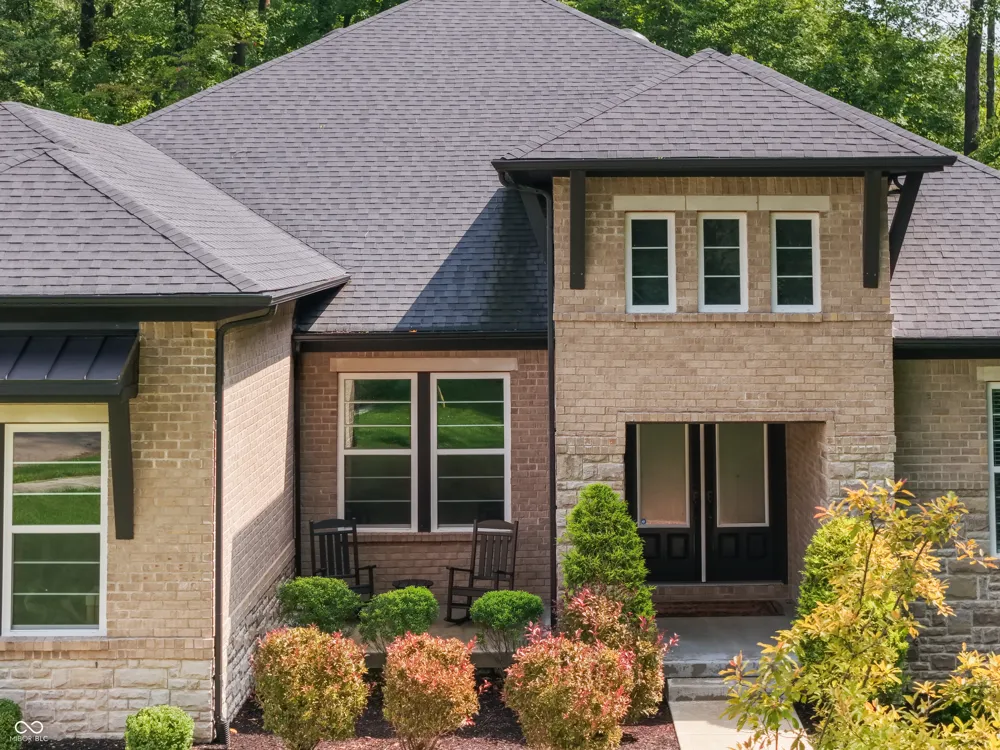 5059 Oak Ridge Trail Columbus, IN 47201