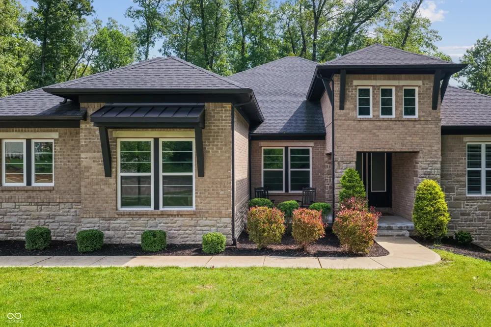 5059 Oak Ridge Trail Columbus, IN 47201