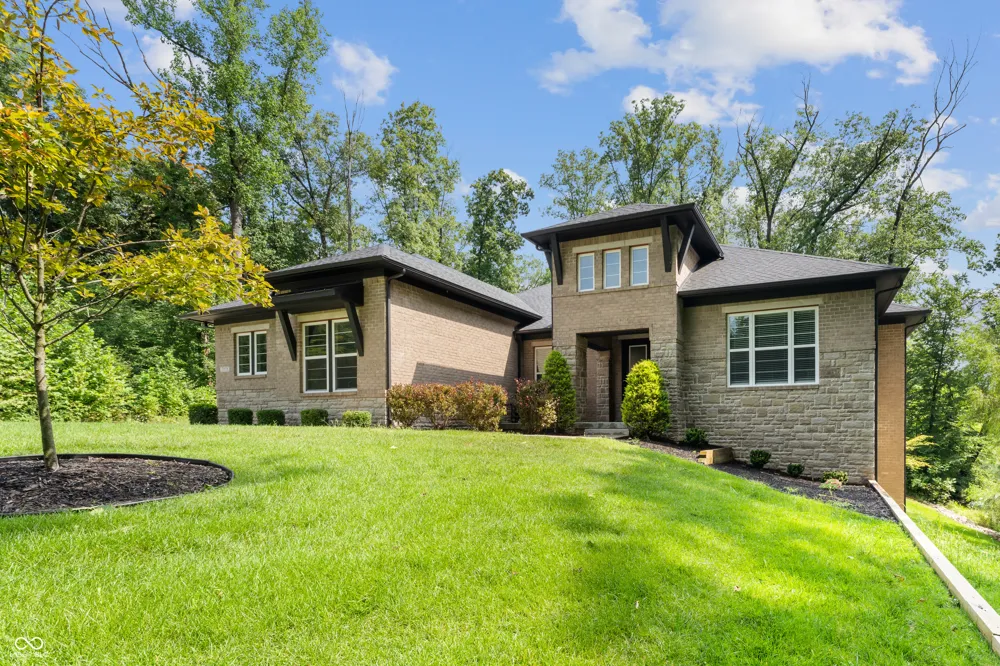 5059 Oak Ridge Trail Columbus, IN 47201