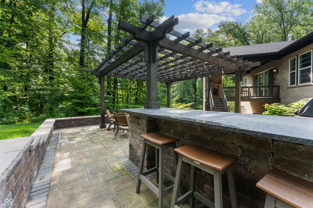 5059 Oak Ridge Trail Columbus, IN 47201