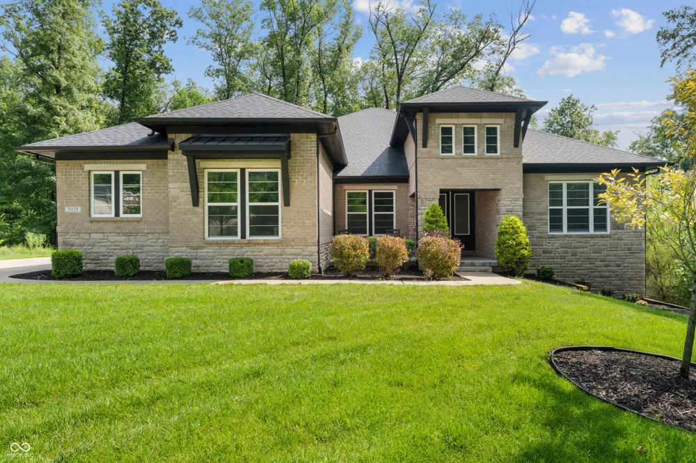 5059 Oak Ridge Trail Columbus, IN 47201