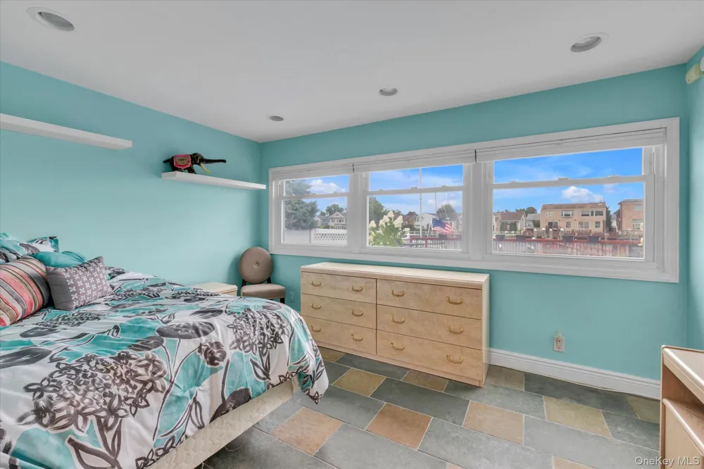 2072 Legion Street Bellmore, NY 11710