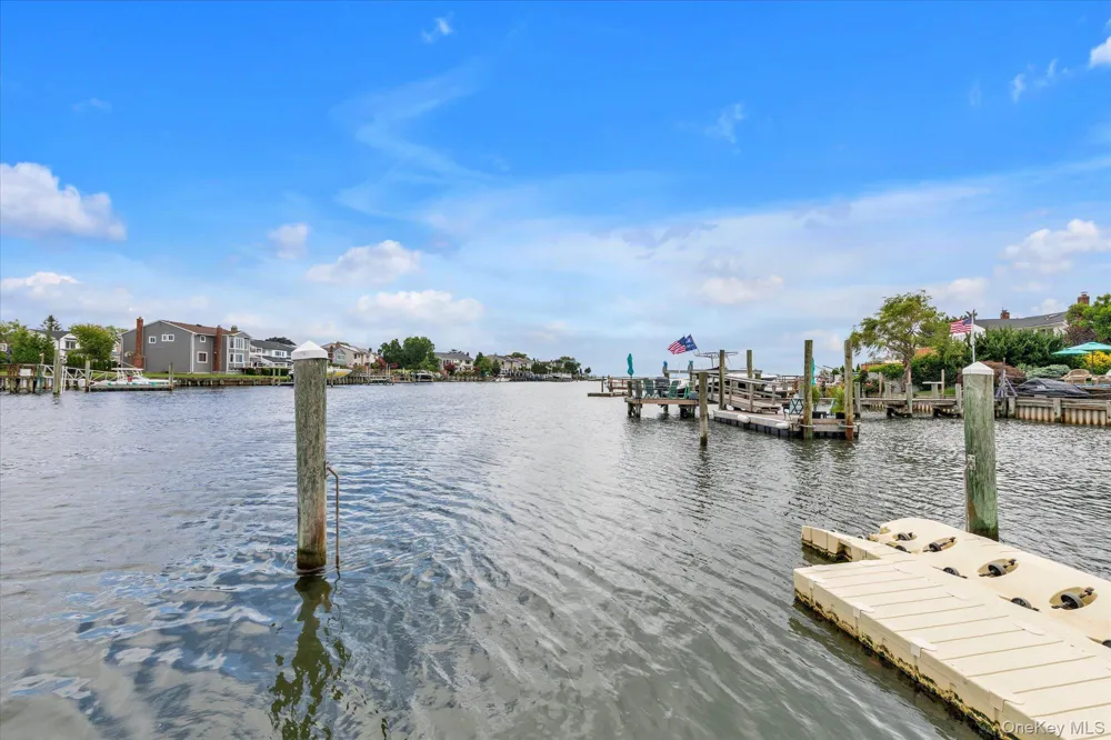 2072 Legion Street Bellmore, NY 11710