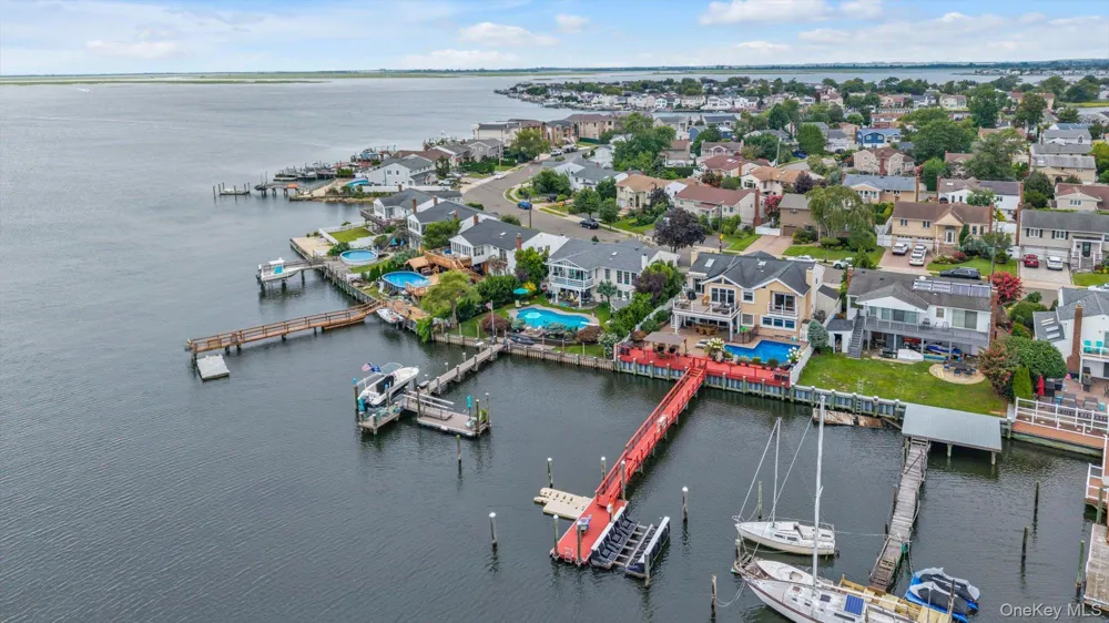2072 Legion Street Bellmore, NY 11710