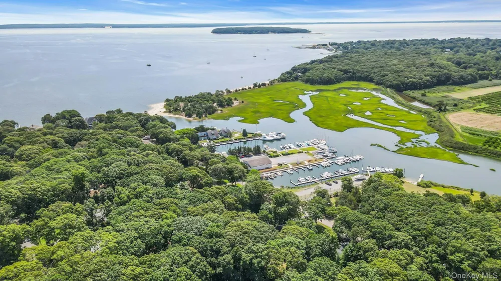 275 Pinewood Road Cutchogue, NY 11935