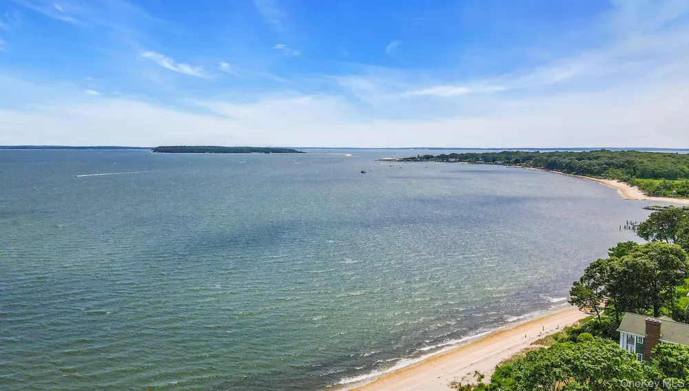 275 Pinewood Road Cutchogue, NY 11935