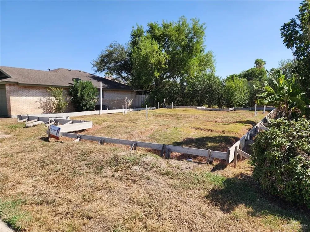 135 Willow Circle Harlingen, TX 78552