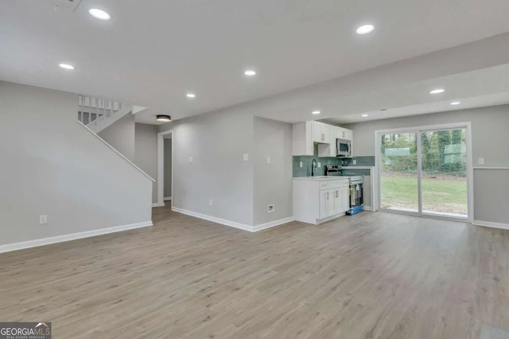 3394 Dearwood DR SW Lilburn, GA 30047