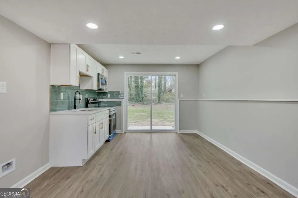 3394 Dearwood DR SW Lilburn, GA 30047