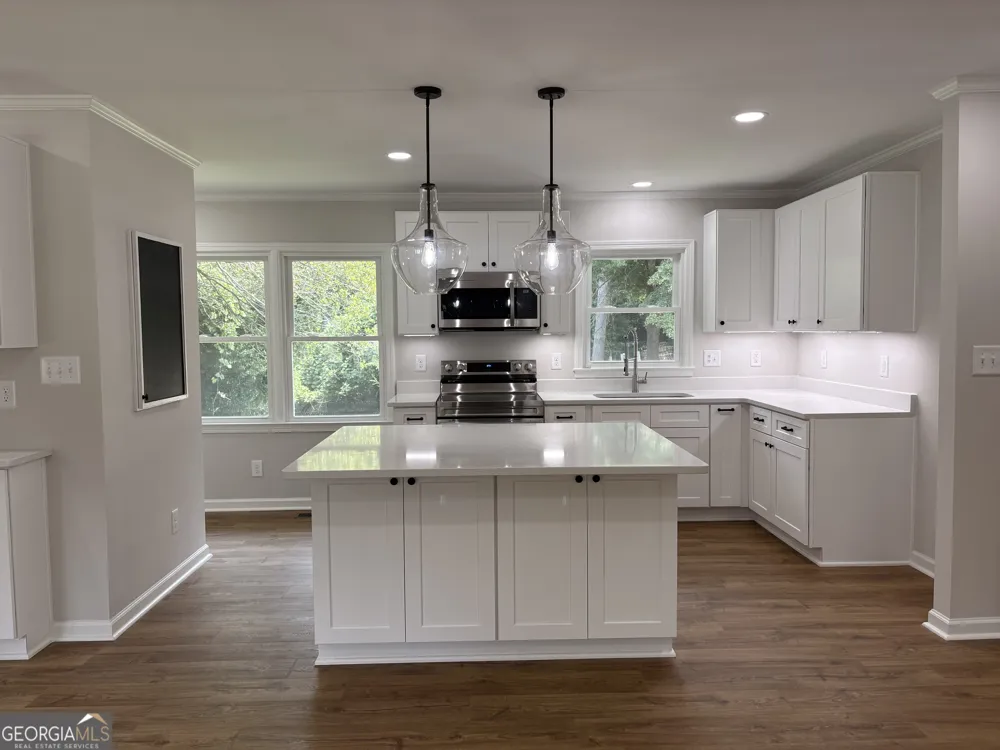 237 S Myrtle ST Winder, GA 30680