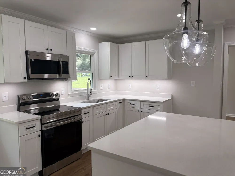 237 S Myrtle ST Winder, GA 30680