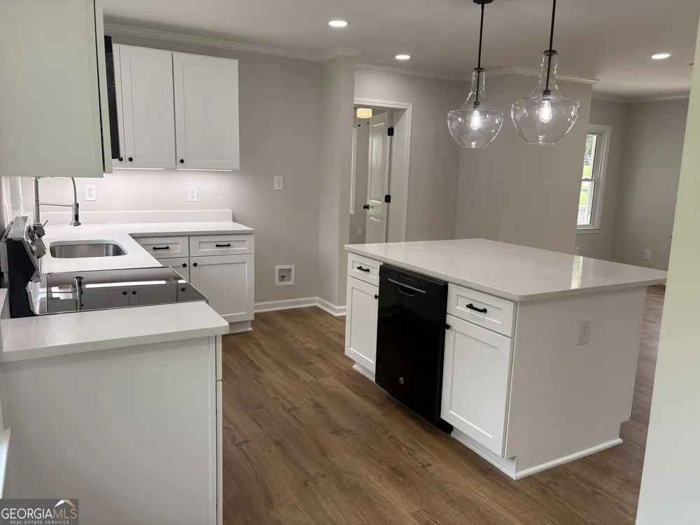 237 S Myrtle ST Winder, GA 30680