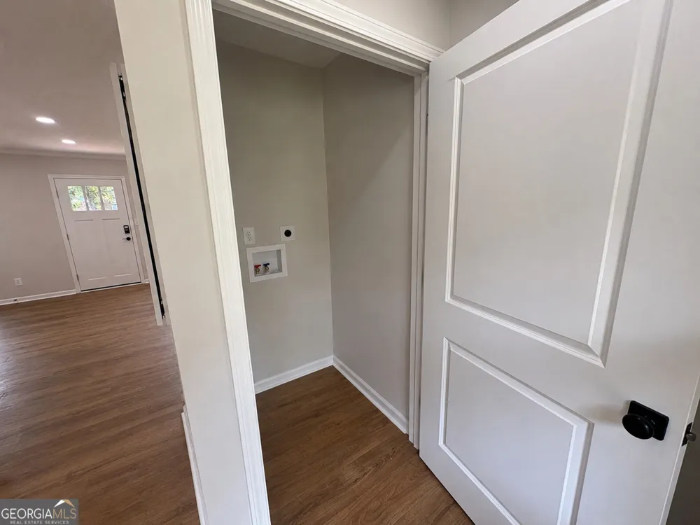 237 S Myrtle ST Winder, GA 30680