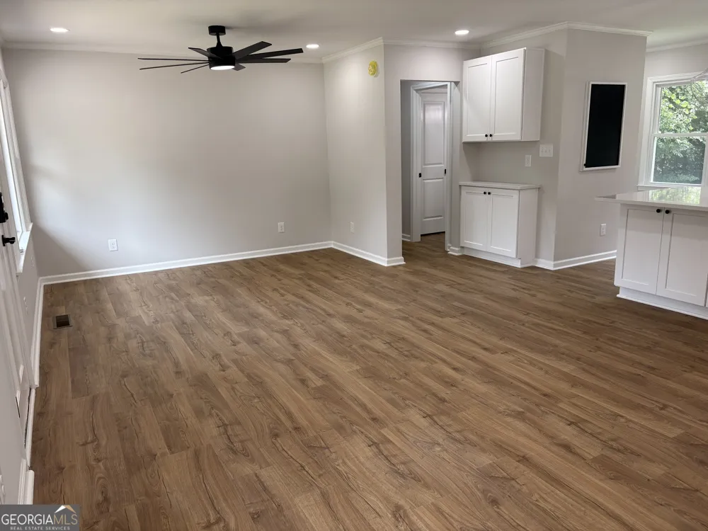 237 S Myrtle ST Winder, GA 30680