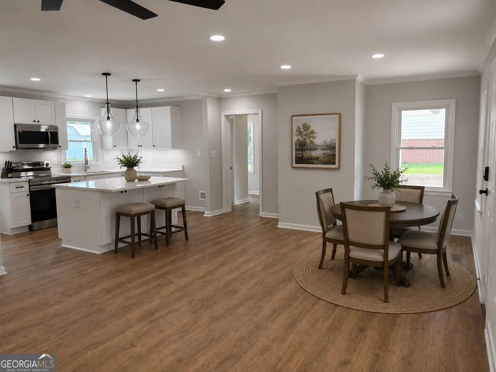 237 S Myrtle ST Winder, GA 30680
