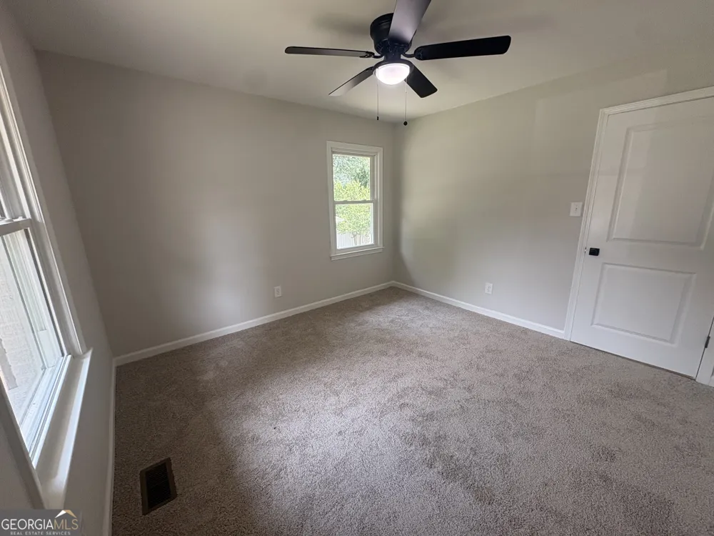 237 S Myrtle ST Winder, GA 30680