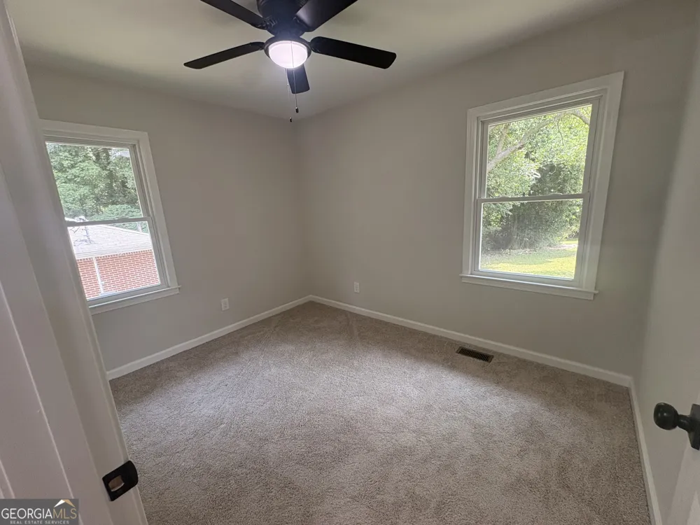 237 S Myrtle ST Winder, GA 30680