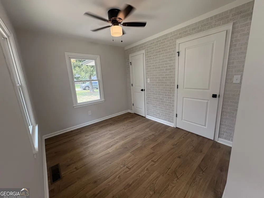 237 S Myrtle ST Winder, GA 30680
